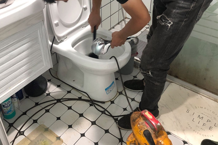 安新疏通下水道