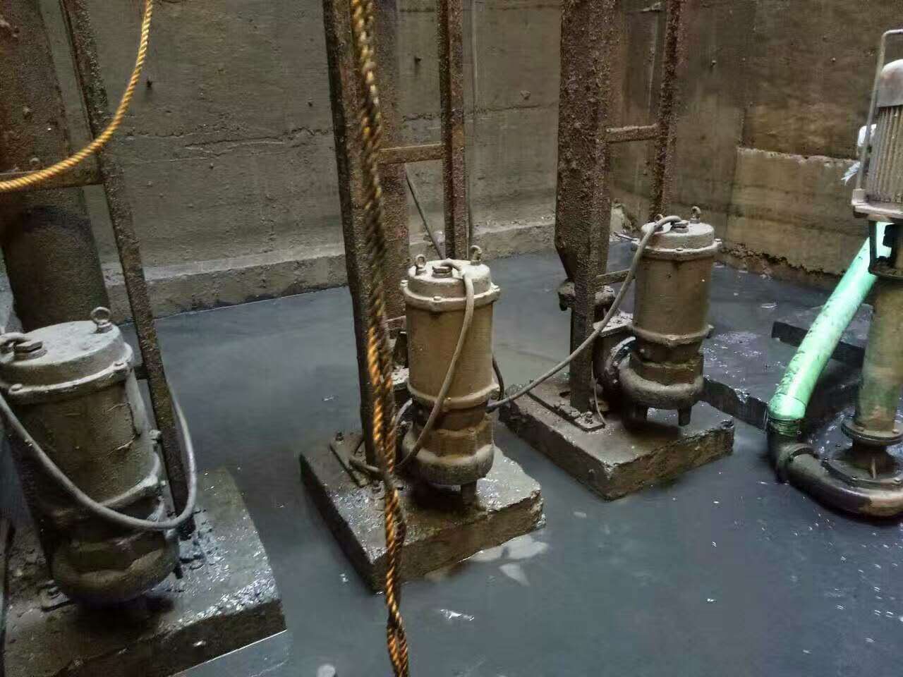 安新污水池清理